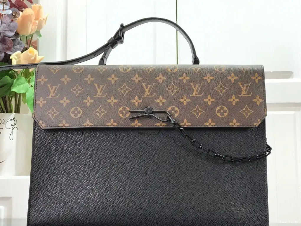 BRIEFCASE LOUIS ROBUSTO VUITTON 0520